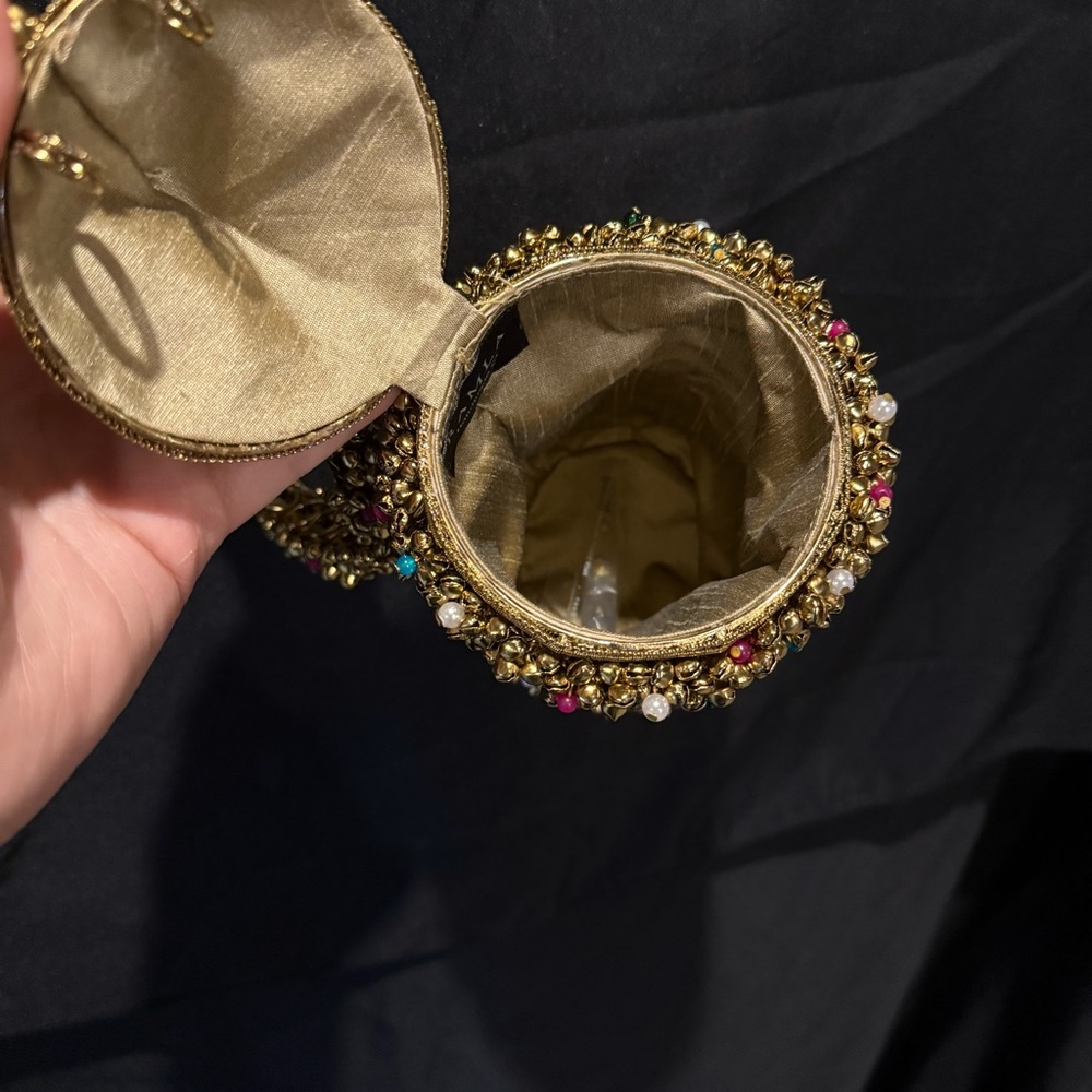 Ramla Bling Bling‎ Moroccan Handmade with Hand-placed Crystals Gold Beaded Bag - Picture 7 of 9